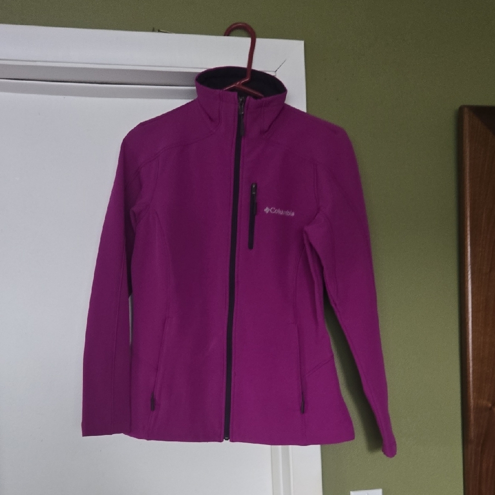 Columbia Women's Bright Magenta Softshell Jacket